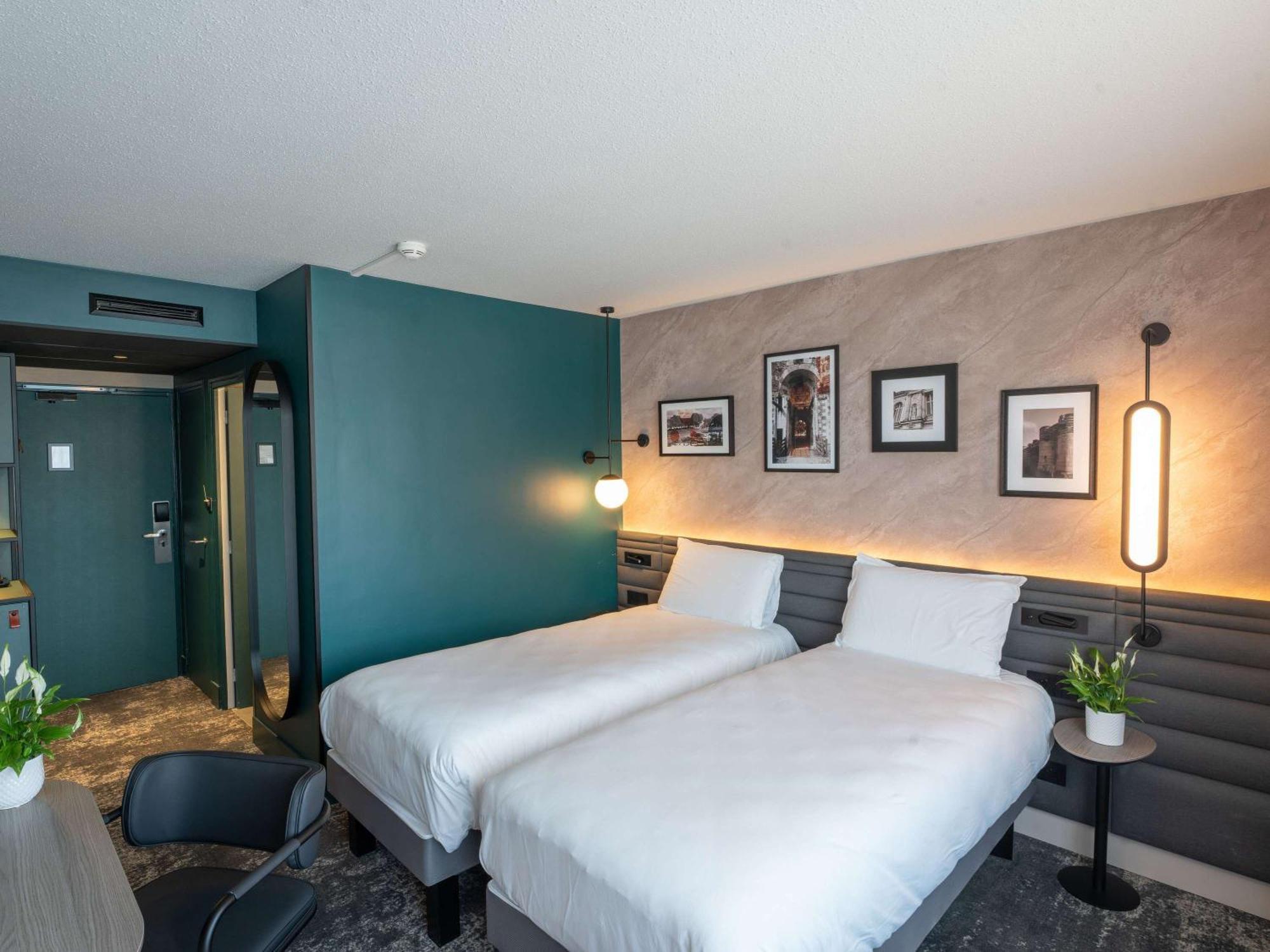 Novotel Angers Lac De Maine Екстериор снимка