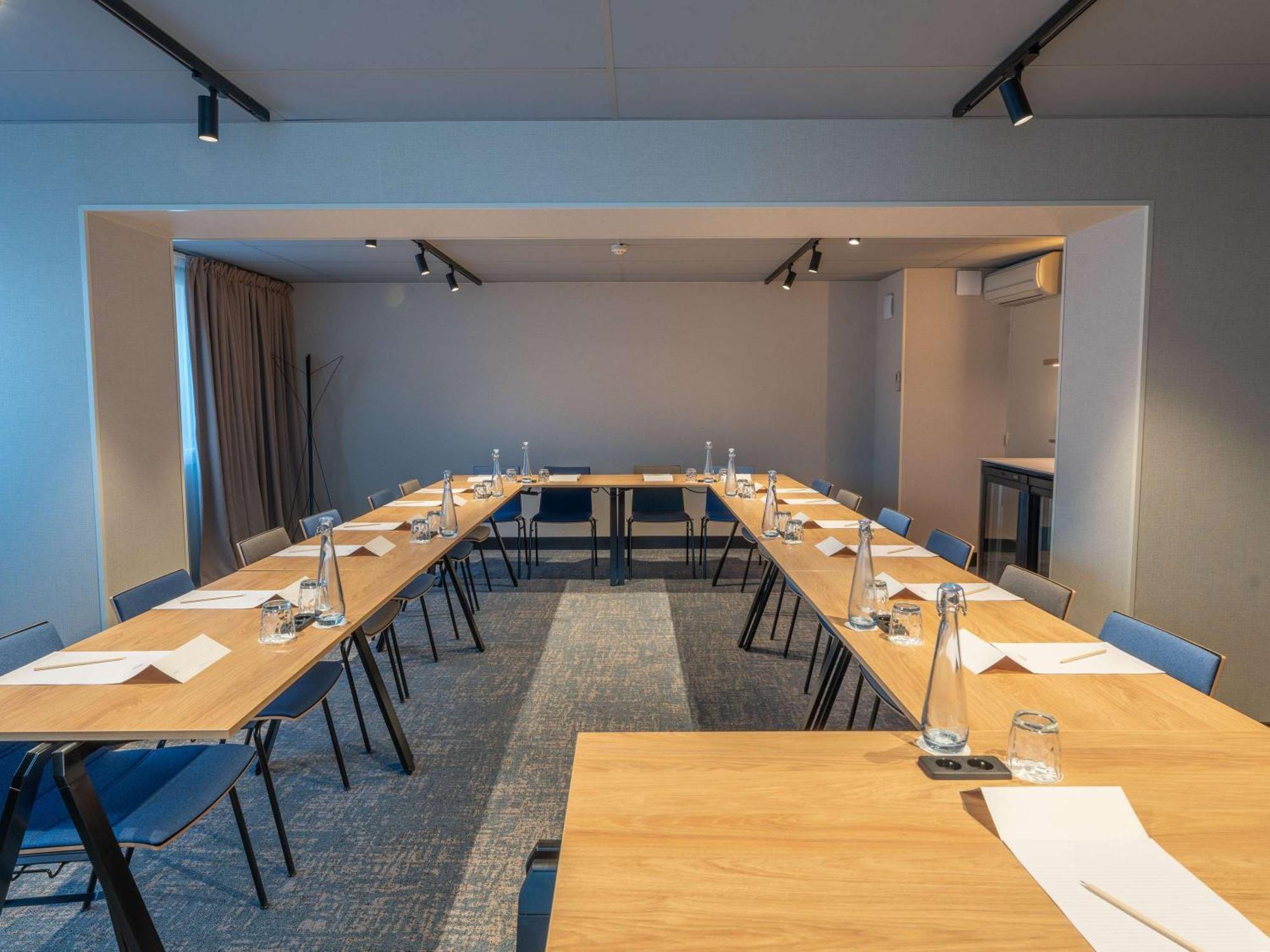 Novotel Angers Lac De Maine Екстериор снимка