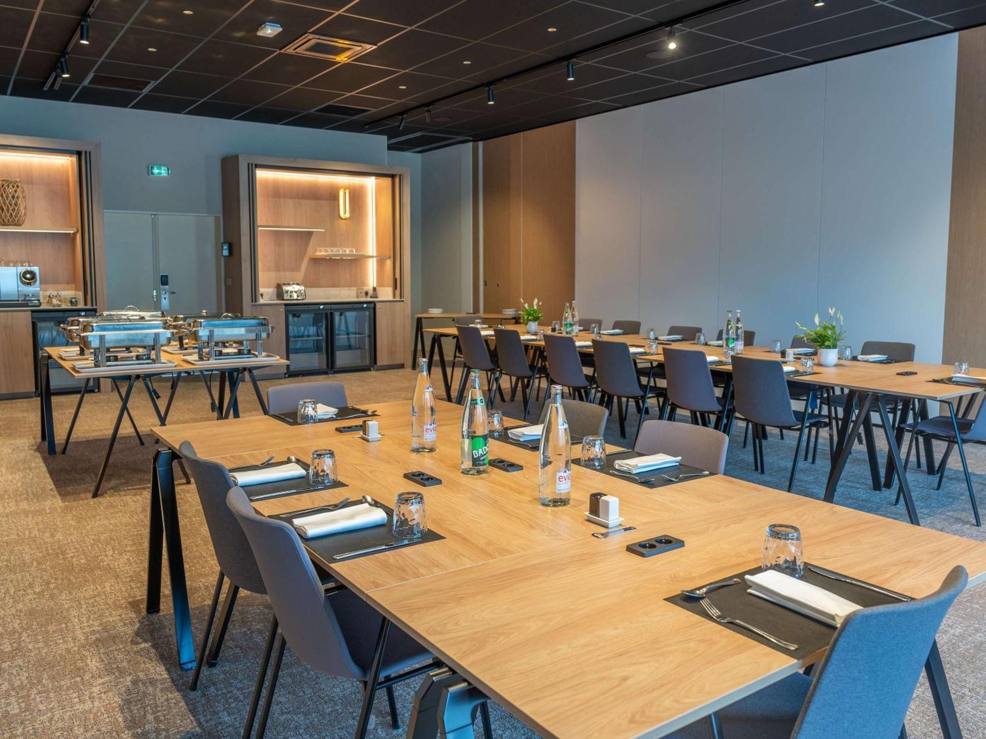 Novotel Angers Lac De Maine Екстериор снимка