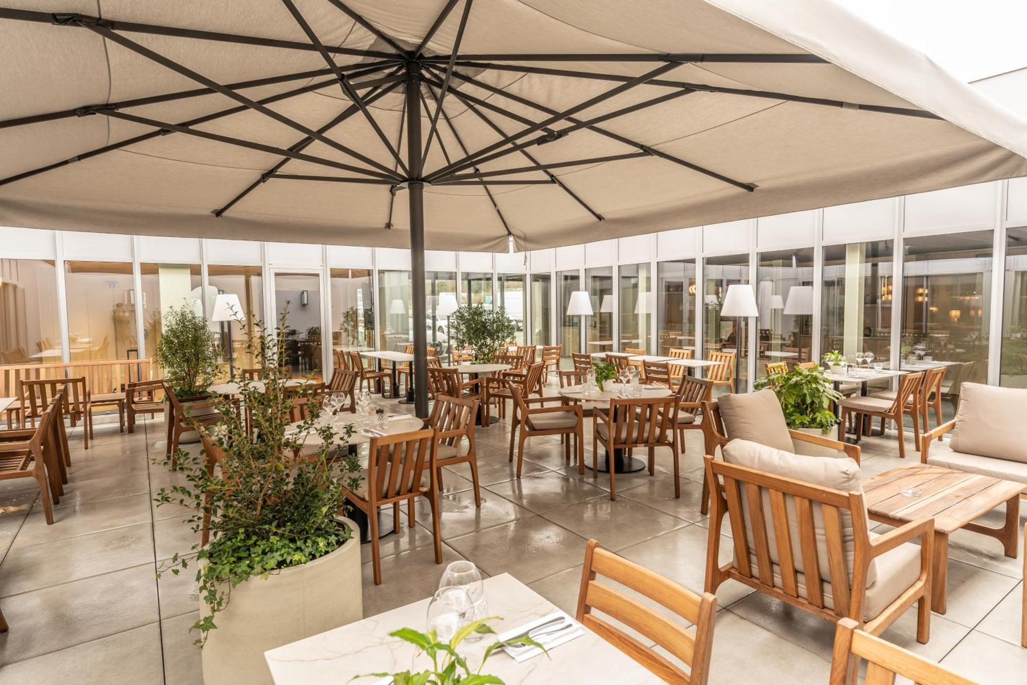 Novotel Angers Lac De Maine Екстериор снимка