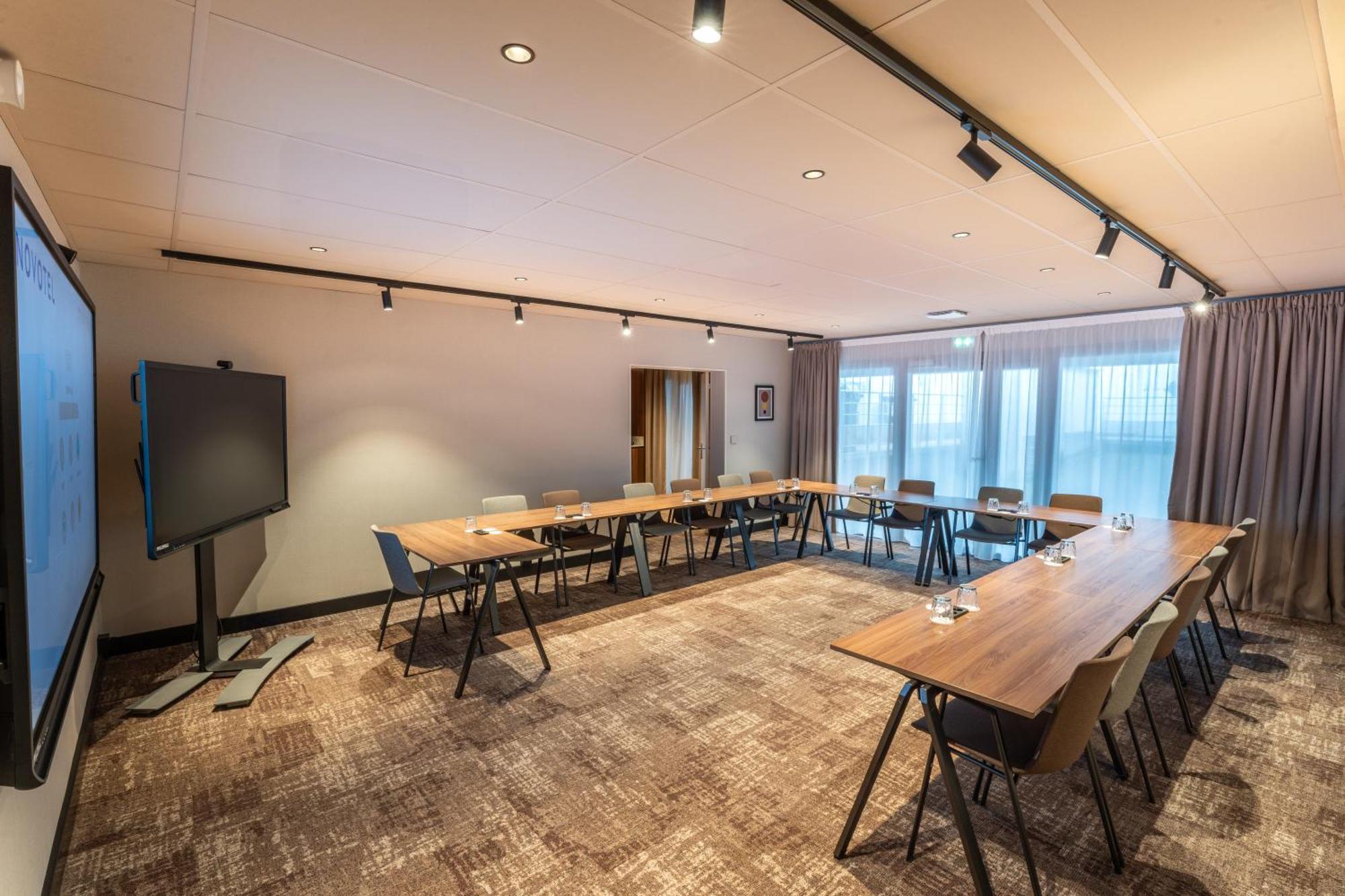 Novotel Angers Lac De Maine Екстериор снимка