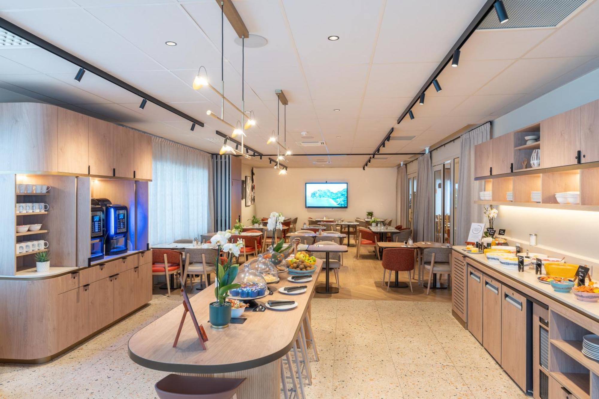 Novotel Angers Lac De Maine Екстериор снимка