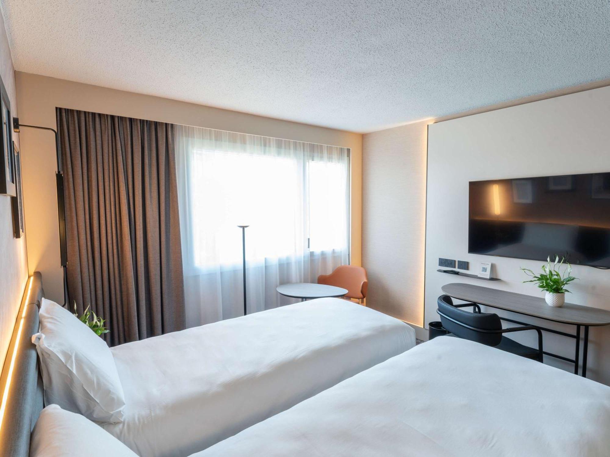 Novotel Angers Lac De Maine Екстериор снимка