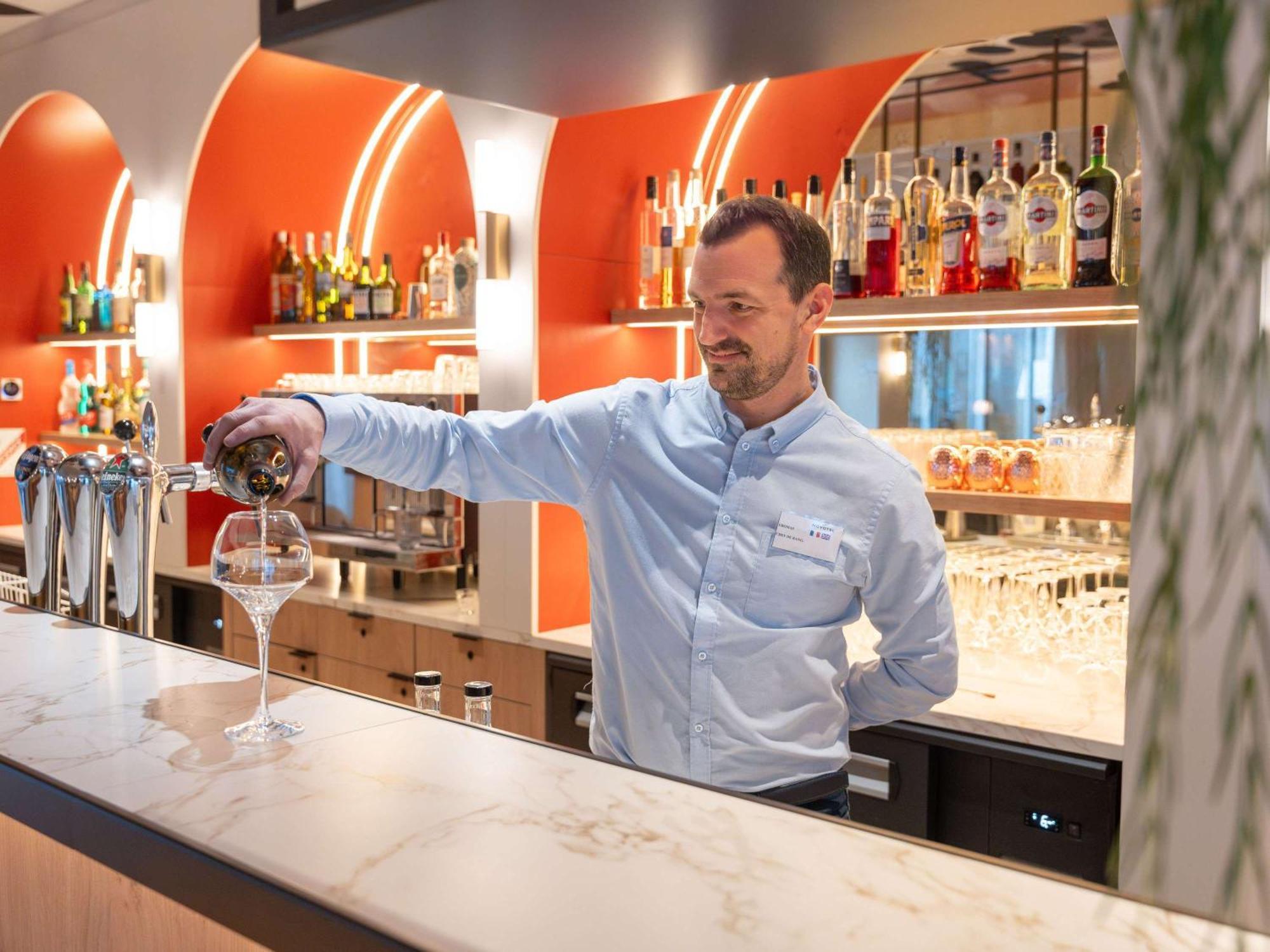 Novotel Angers Lac De Maine Екстериор снимка