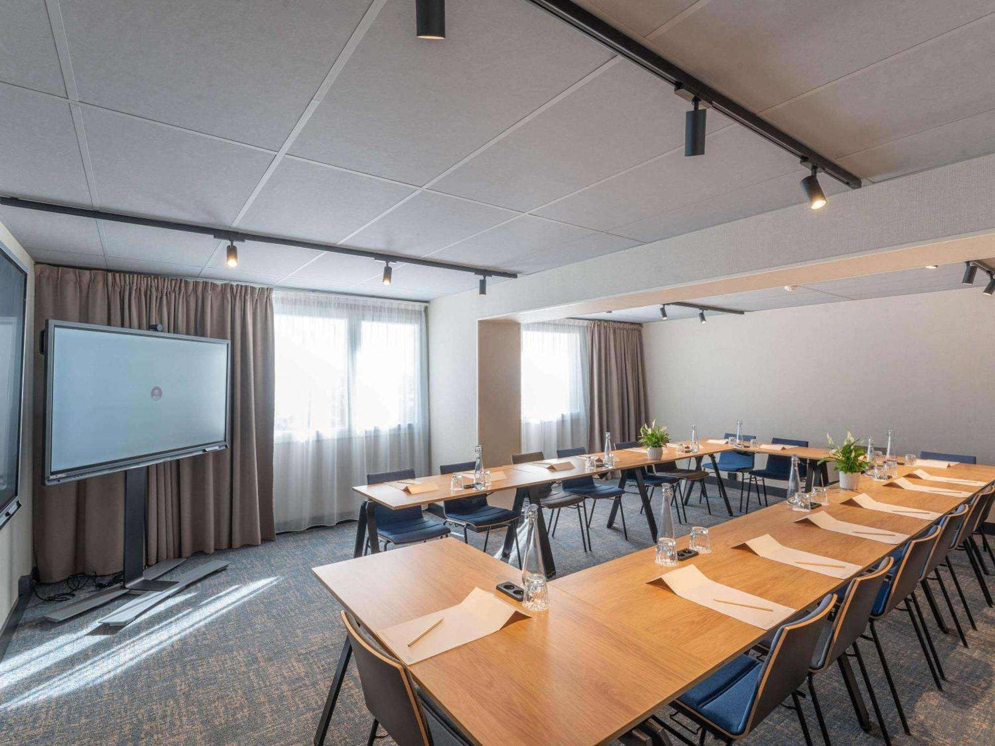 Novotel Angers Lac De Maine Екстериор снимка