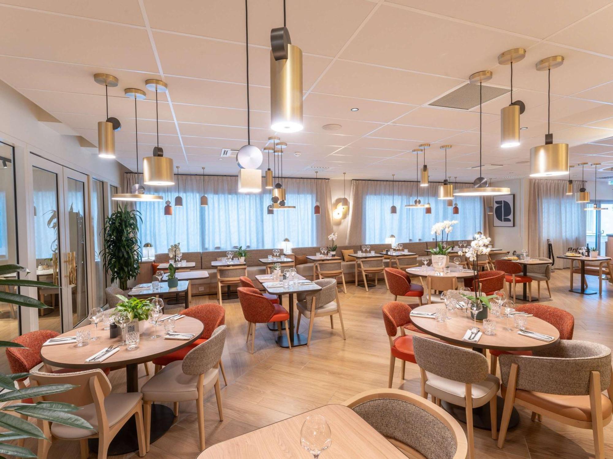 Novotel Angers Lac De Maine Екстериор снимка